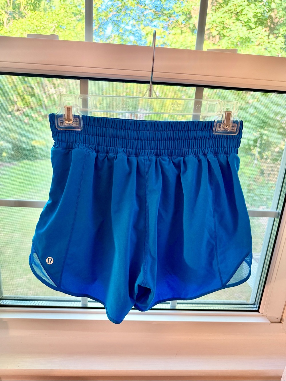 Lululemon Poolside Hotty Hot Shorts - Picture 2 of 3